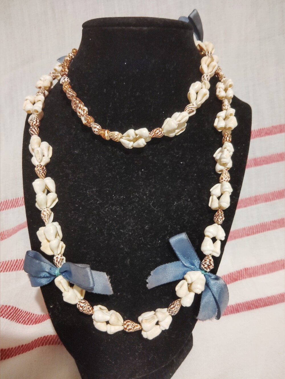 Vintage Seashell Necklace. Late '80S 17'' Seashell Necklace. (Bag 1)